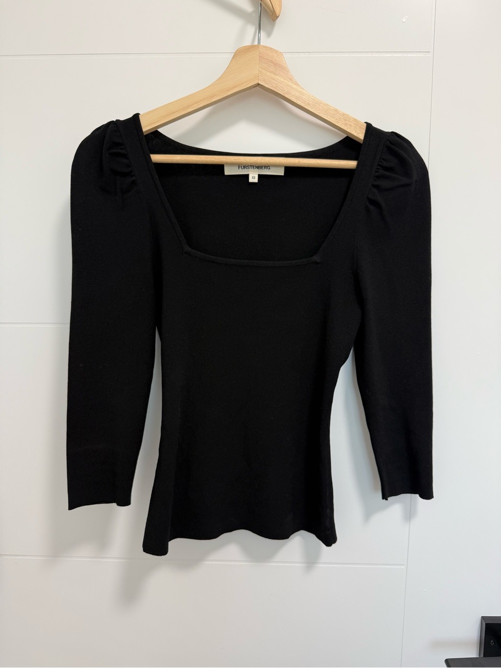 Diane Von Furstenberg Black Square-Neck Puff Sleeve Top
